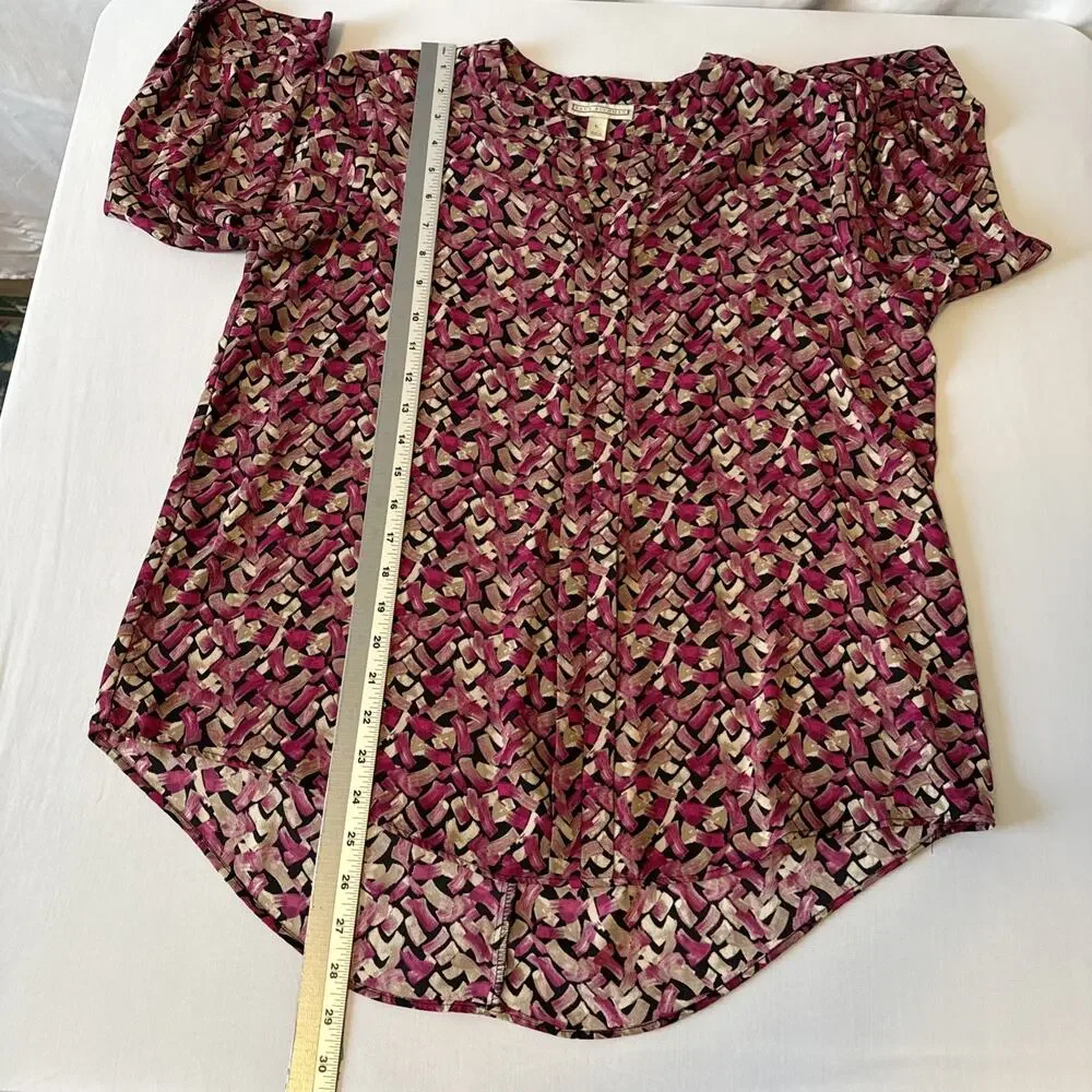 Dana Buchman Women’s L Pink Geometric V Neck 3/4 Sleeve‎ Blouse Business Office